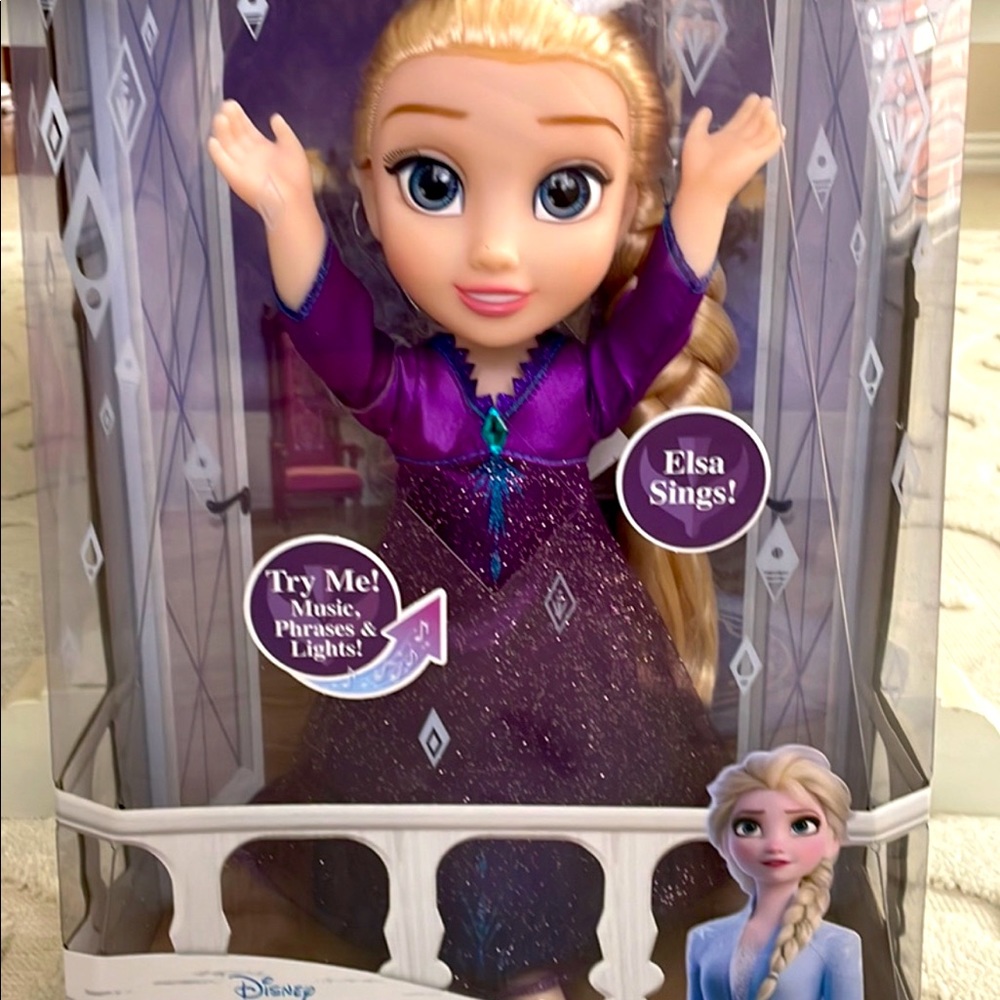 Brand New Frozen 2 Elsa Singing Doll
